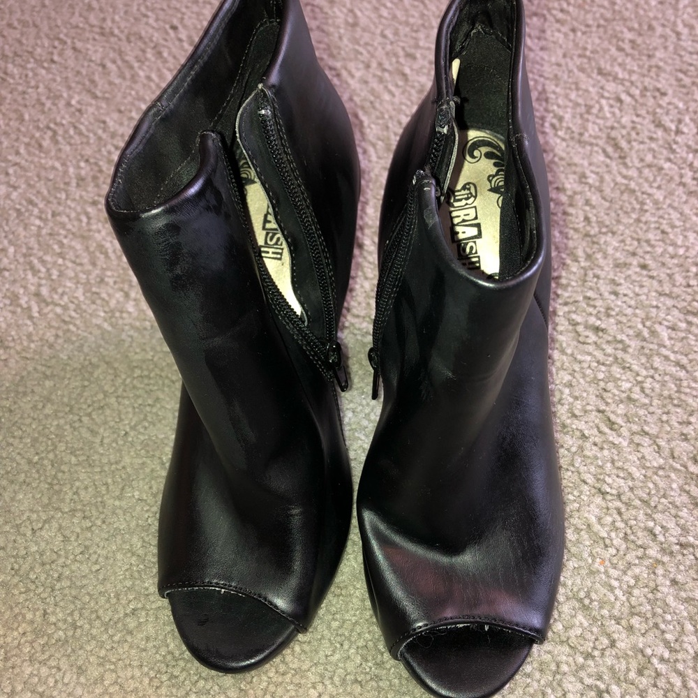 Women’s shoes